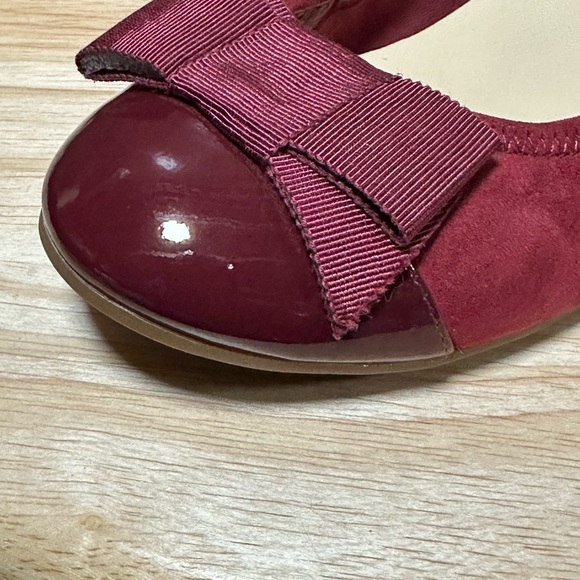 COLE HAAN Women's Red Suede Bow Patent Cap Toe Wedge Shoes Size 6.5B - Picture 8 of 10